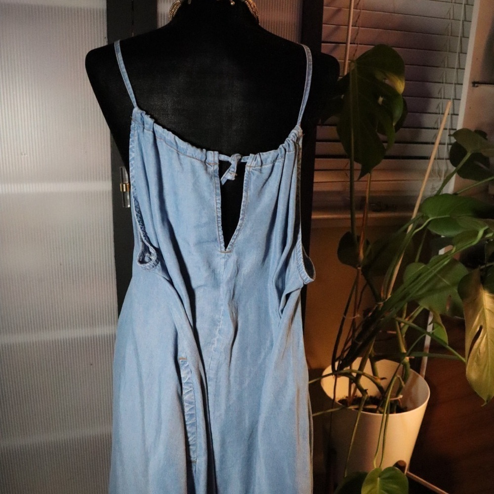Vacation Ready 😍 Beautiful Maxi Denim Dress - Picture 7 of 16